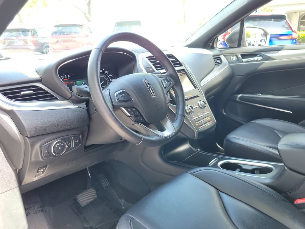 Used 2019 Lincoln MKC Premiere FWD image 16