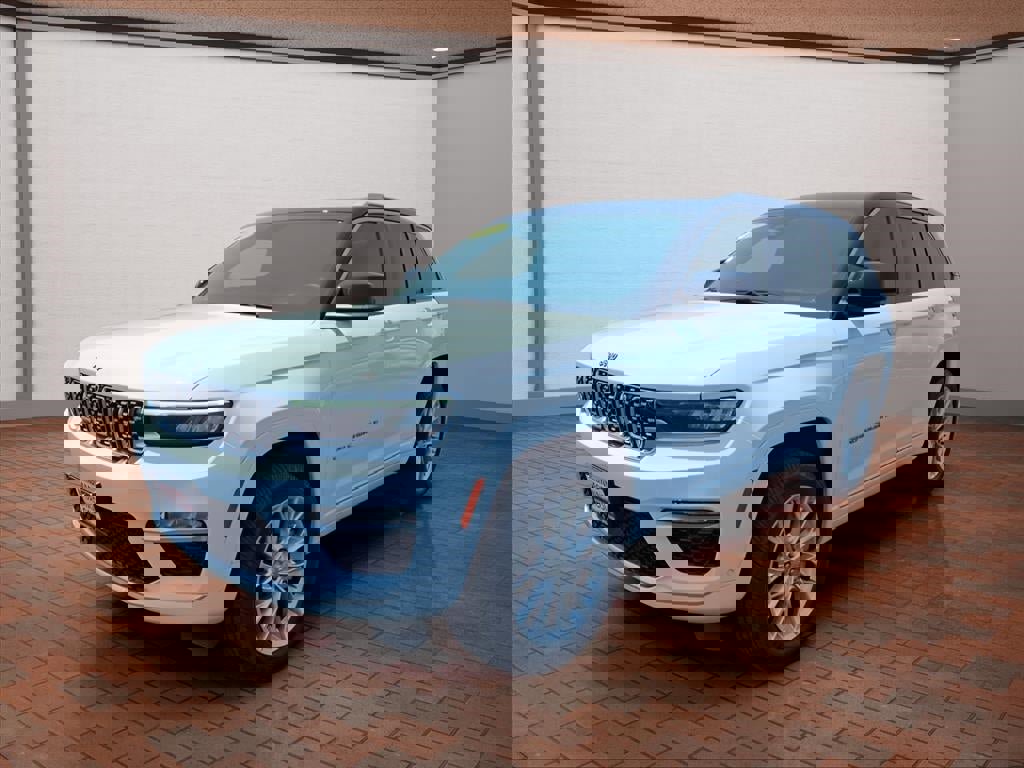 Used 2023 Jeep Grand Cherokee Summit w/ Adv Protech Group IV image 27