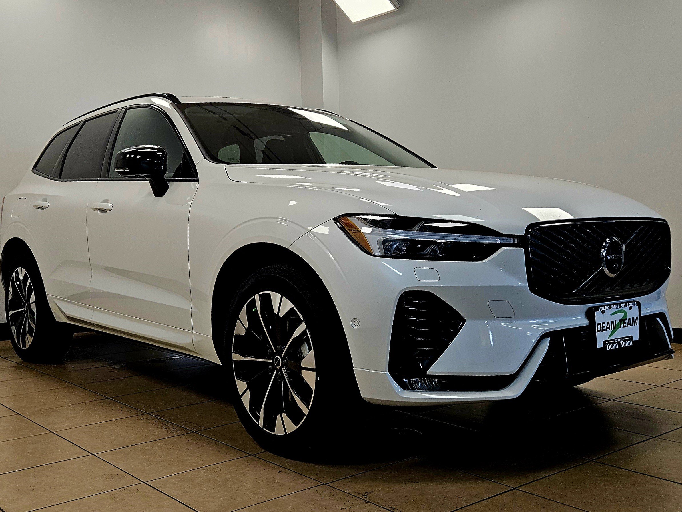 New 2026 Volvo XC60 B5 Plus w/ Climate Package image 3