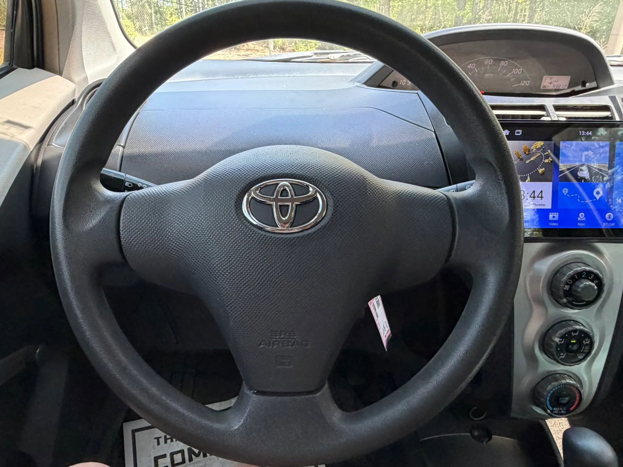 Used 2007 Toyota Yaris 2-Door Hatchback FWD image 17