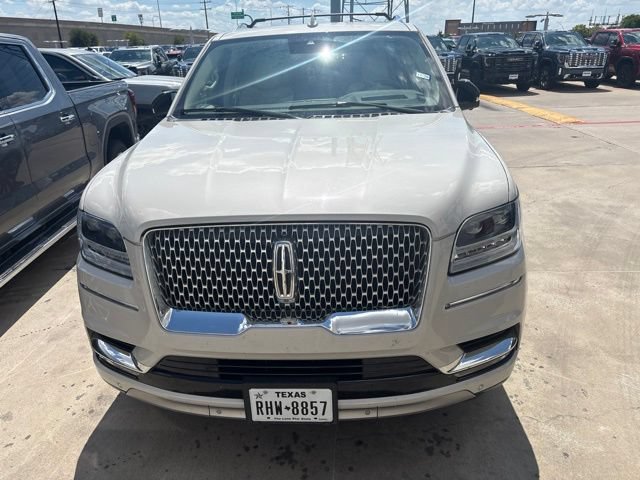 Used 2021 Lincoln Navigator L Reserve w/ Luxury Package AWD/4WD image 2