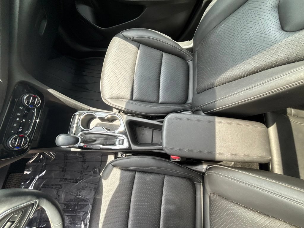 Used 2022 Buick Encore GX Essence w/ Experience Buick Package AWD/4WD image 15