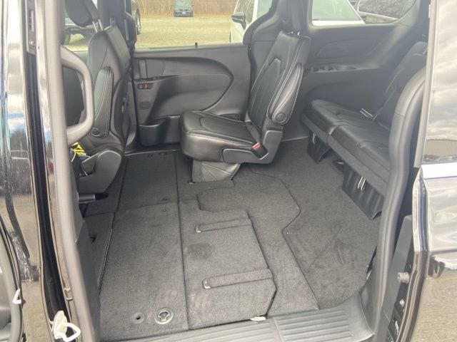 New 2026 Chrysler Voyager LX FWD image 14
