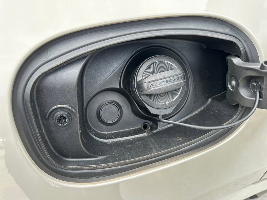 Certified 2023 Porsche Cayenne image 34