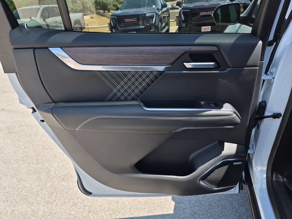 New 2027 GMC Acadia Denali w/ LPO, Floor Liner Package FWD image 32