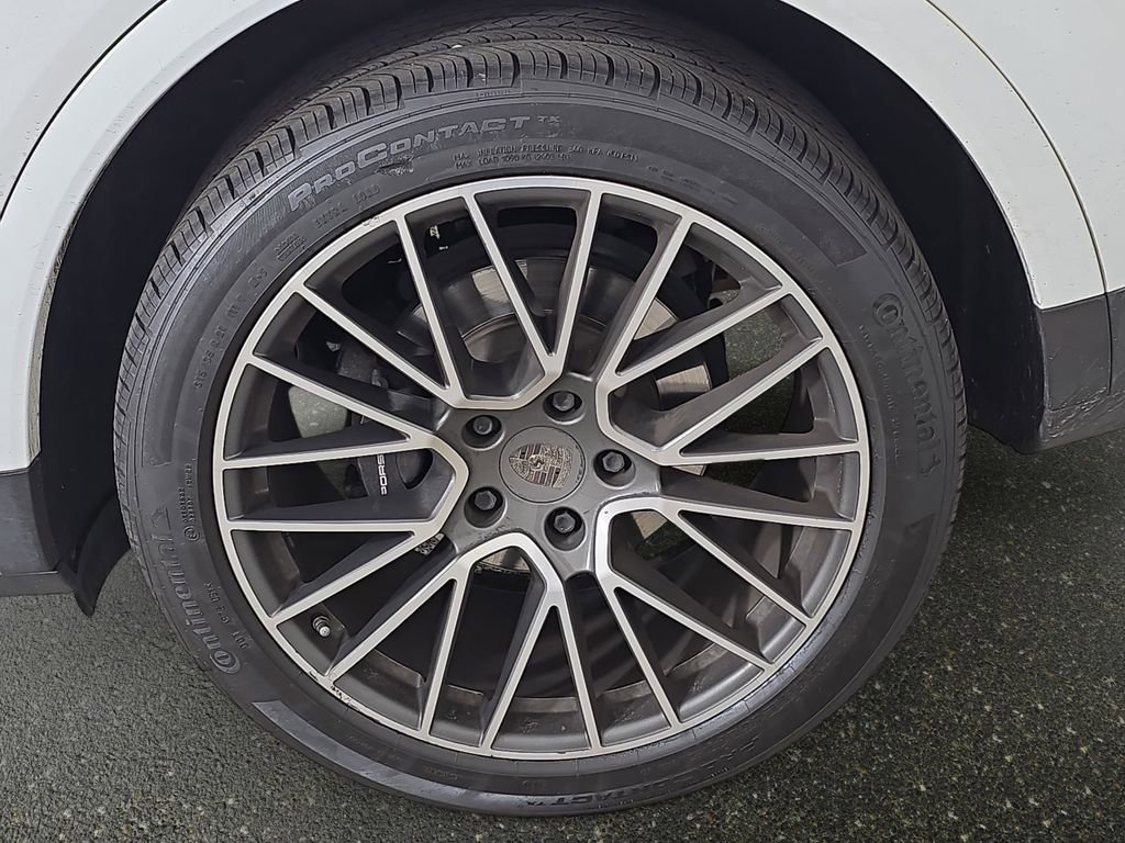 Used 2019 Porsche Cayenne image 38