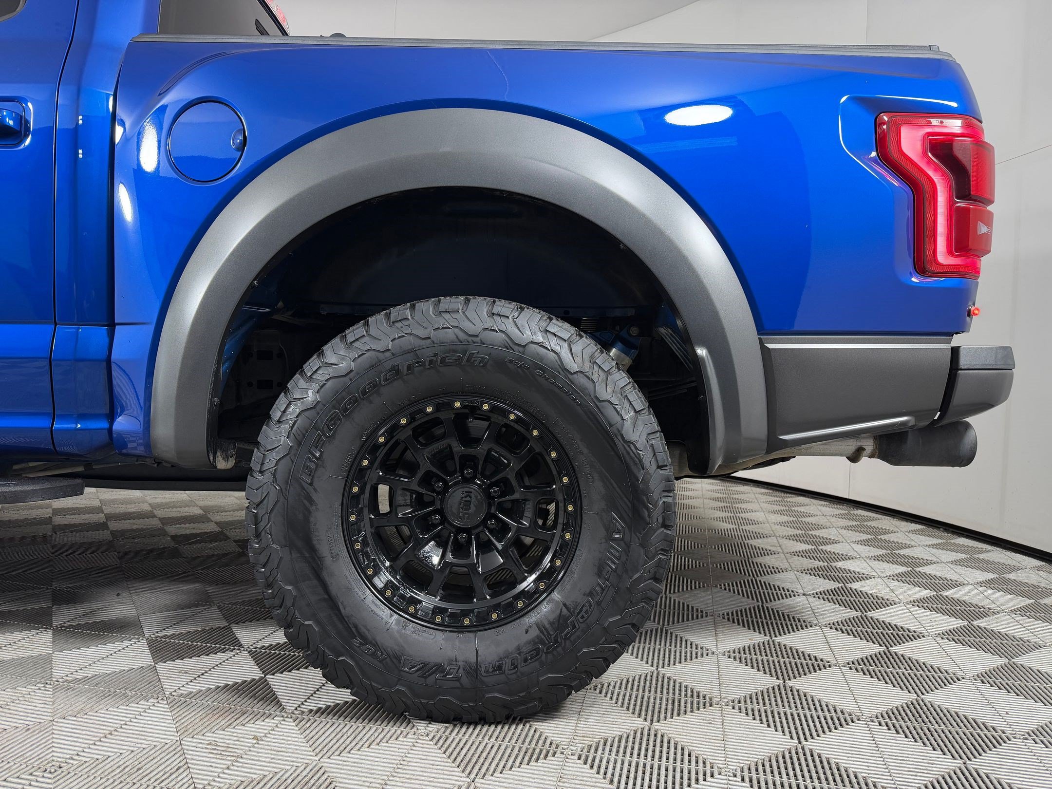 Used 2018 Ford F150 Raptor w/ Equipment Group 802A Luxury AWD/4WD image 10