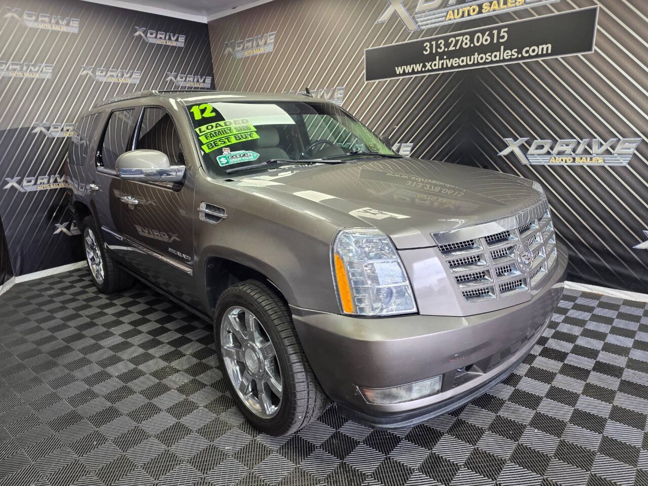 Used 2012 Cadillac Escalade Luxury RWD image 7