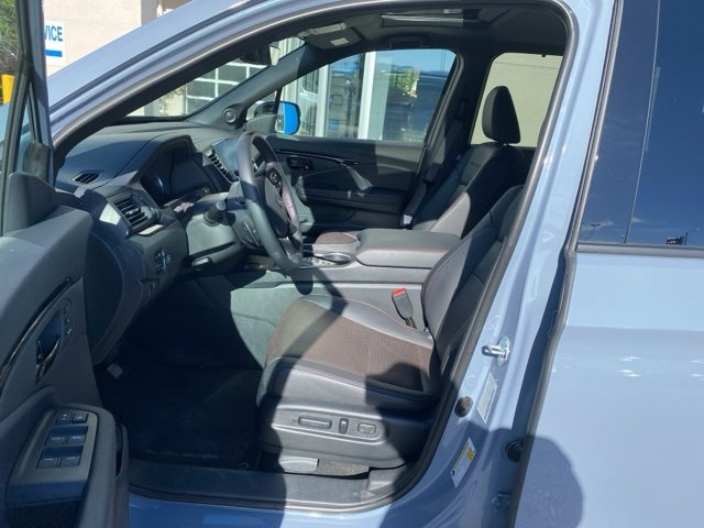 Used 2025 Honda Passport Black Edition image 13