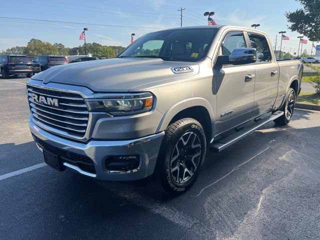 Used 2025 RAM 1500 Laramie AWD/4WD image 4
