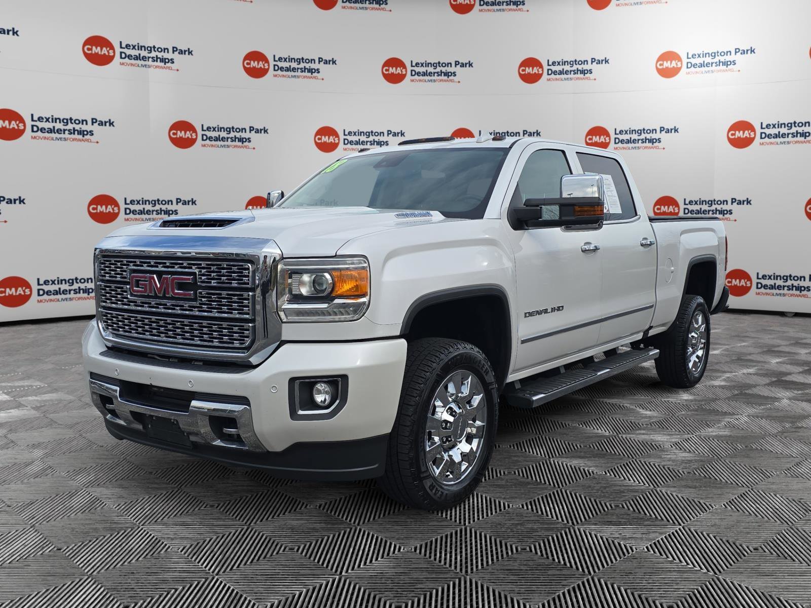 Used 2018 GMC Sierra 2500 Denali w/ Duramax Plus Package image 3