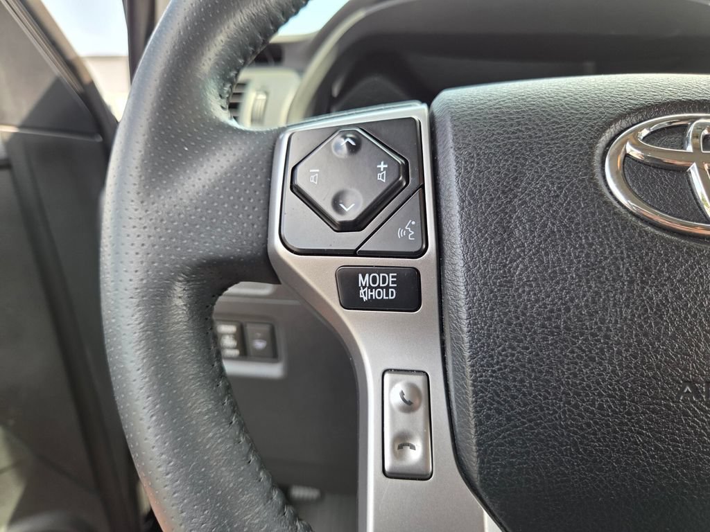 Used 2022 Toyota 4Runner Limited AWD/4WD image 25