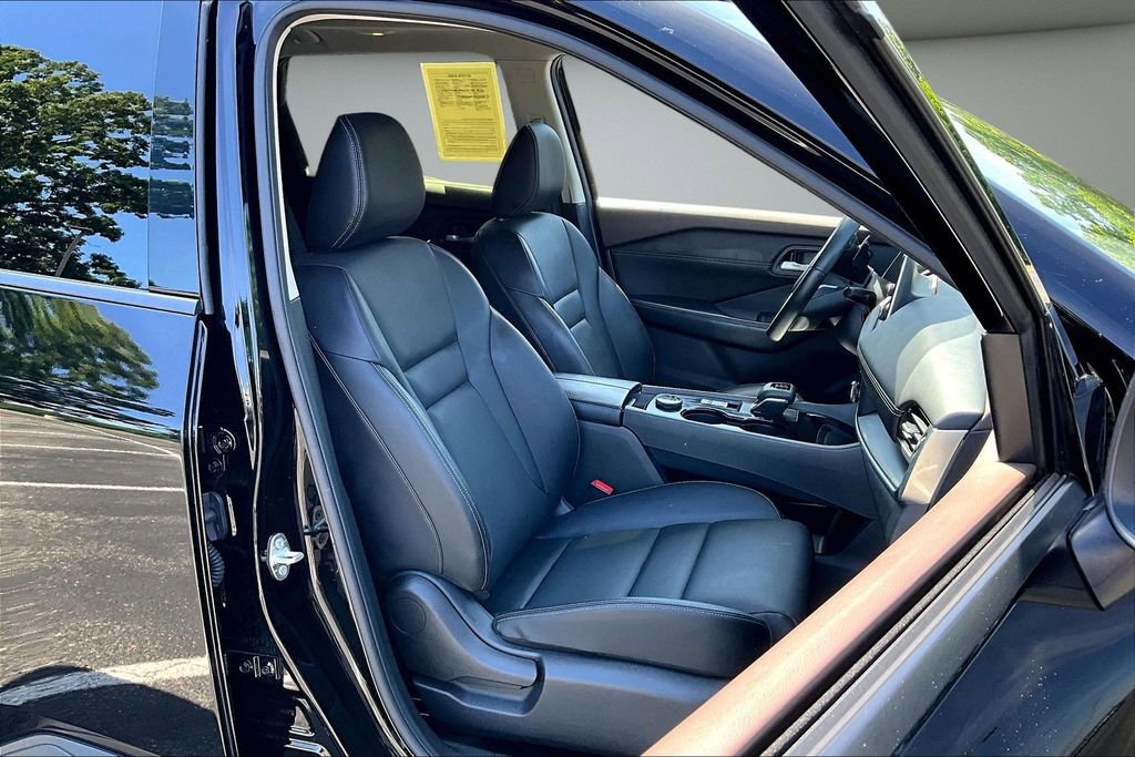 Used 2023 Nissan Rogue SV w/ SV Premium B Package AWD/4WD image 29