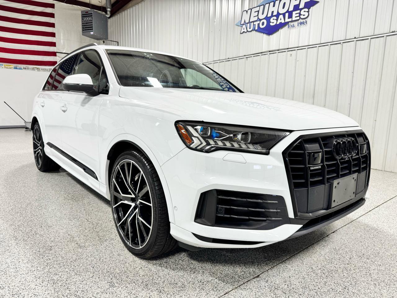 Used 2020 Audi Q7 3.0T Prestige w/ Prestige Package AWD/4WD image 2