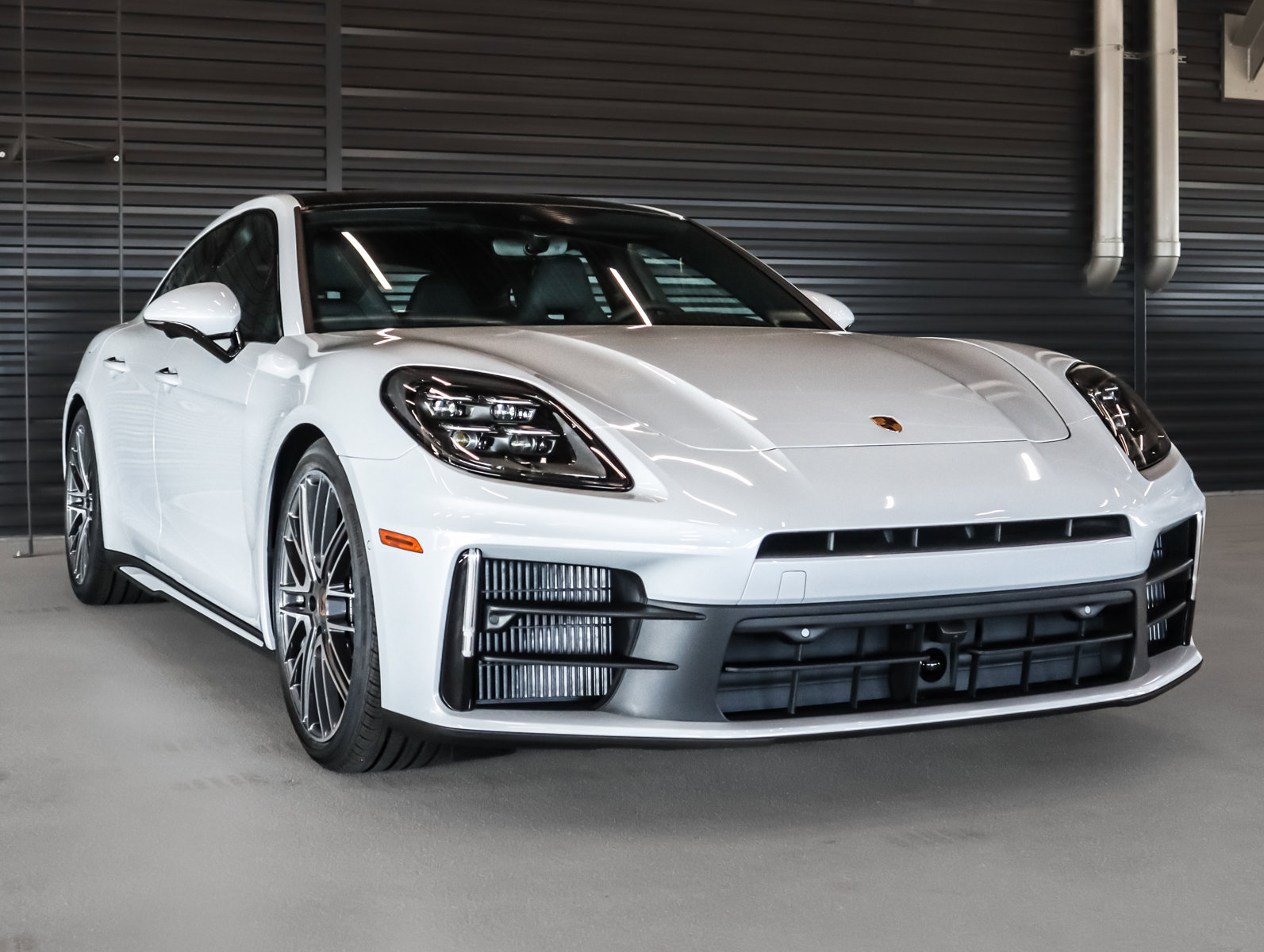 Used 2025 Porsche Panamera 4 image 7
