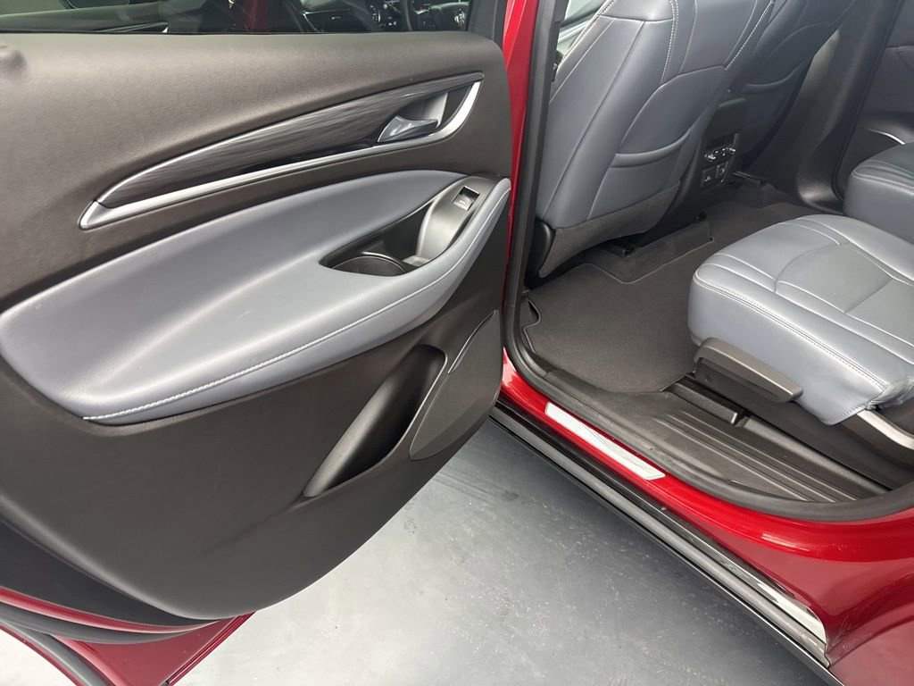 Used 2024 Buick Enclave Premium image 38