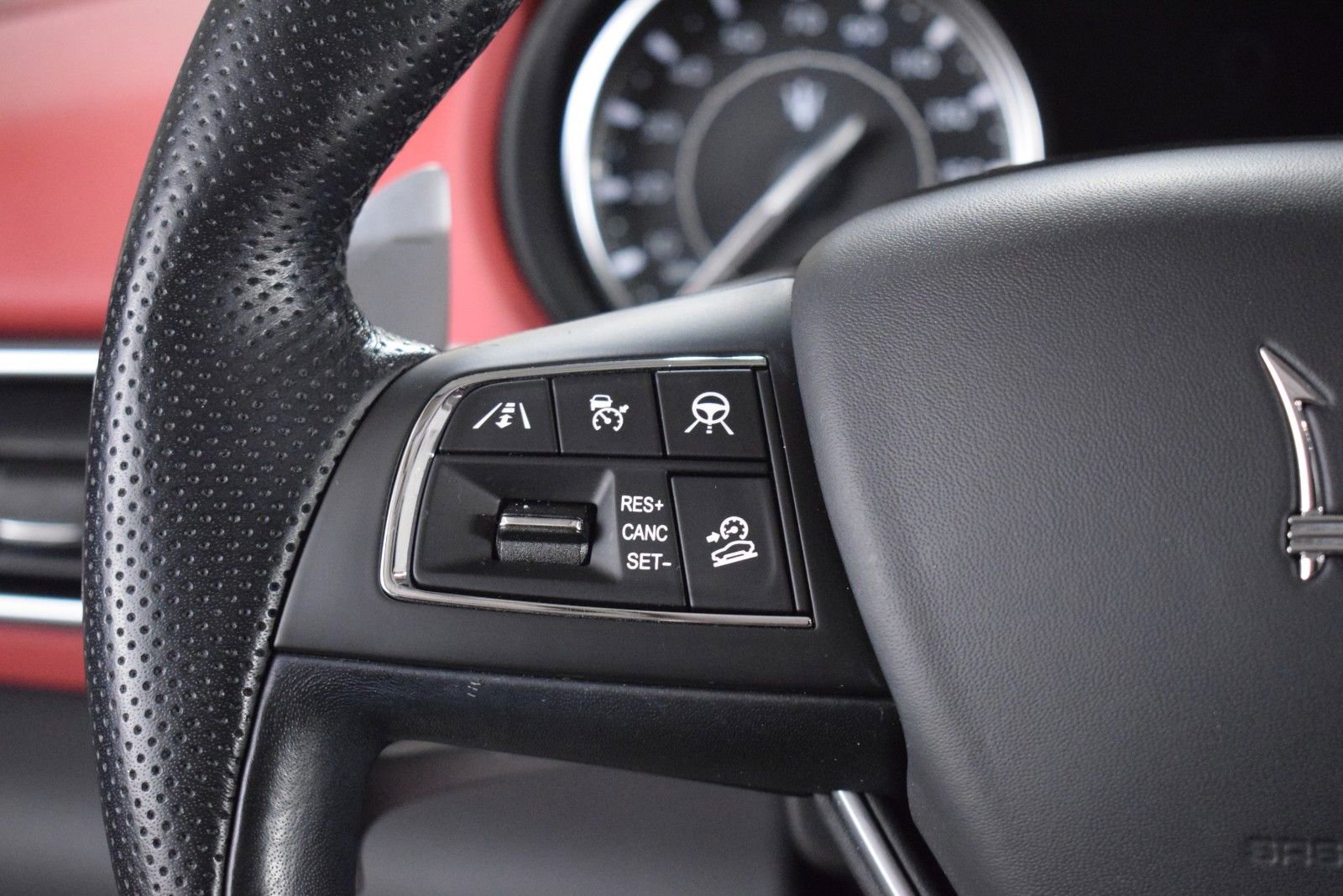 Used 2022 Maserati Levante Modena image 28