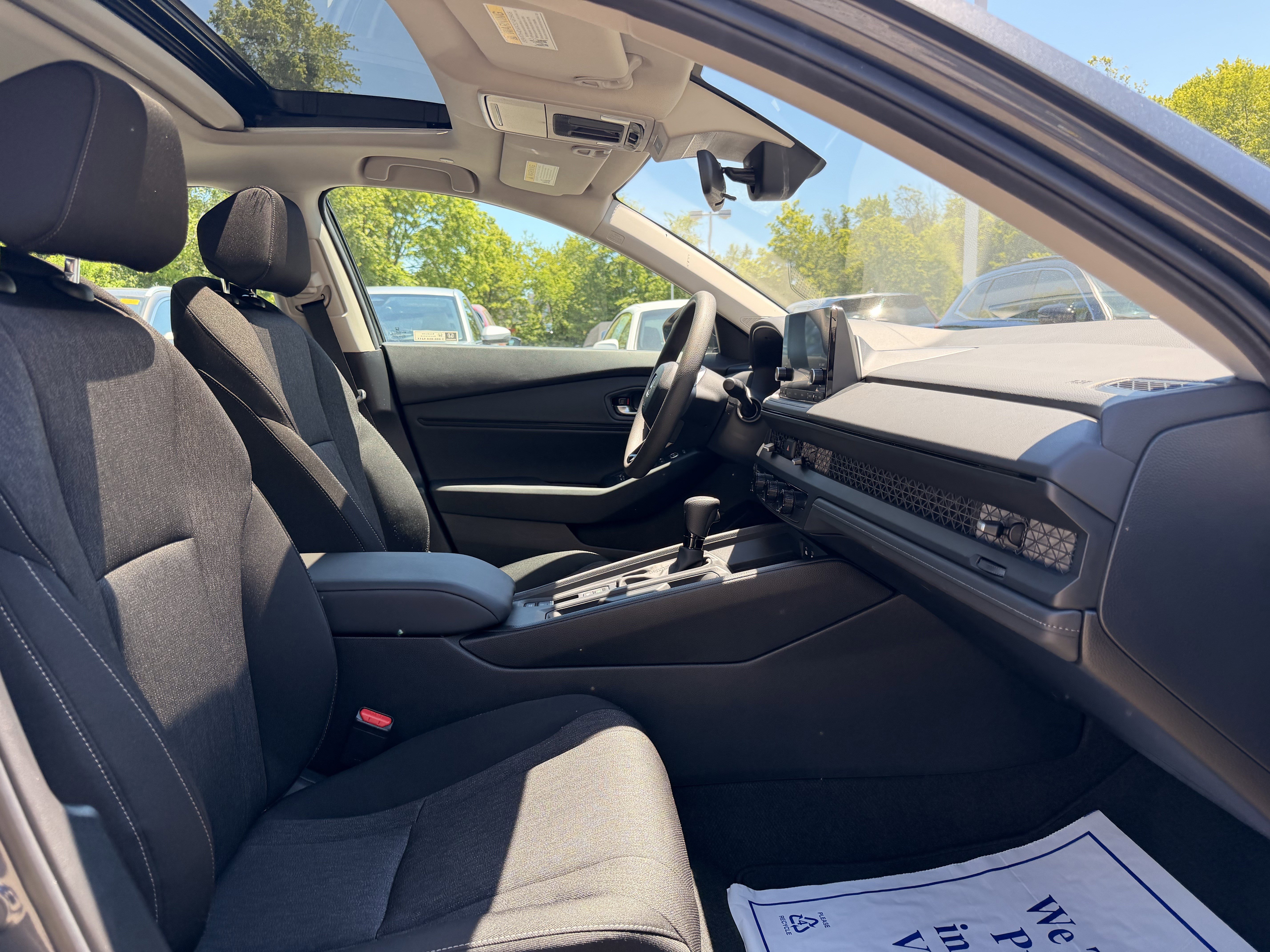 Used 2025 Honda Accord SE image 15
