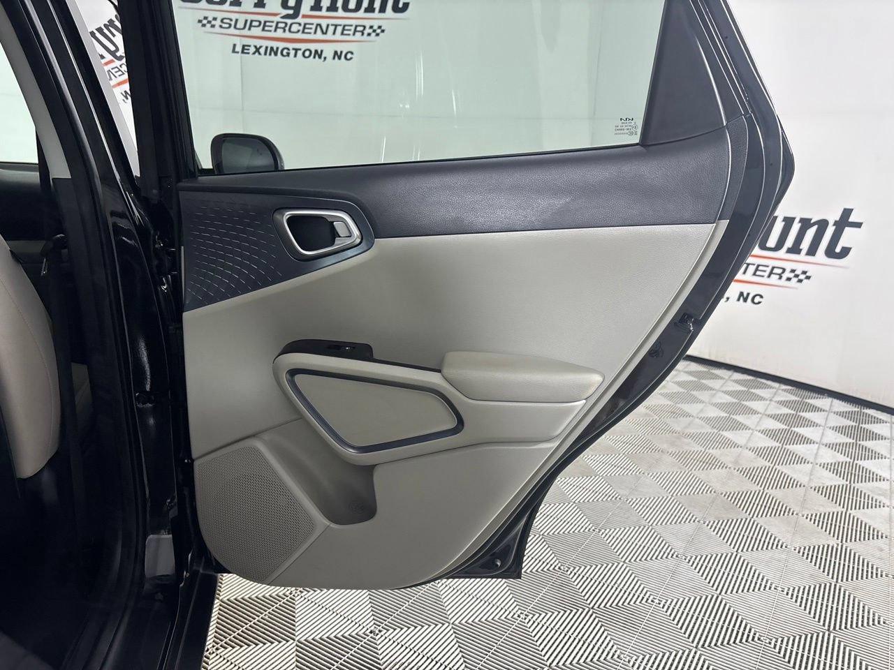 Used 2025 Kia Soul EX FWD image 28