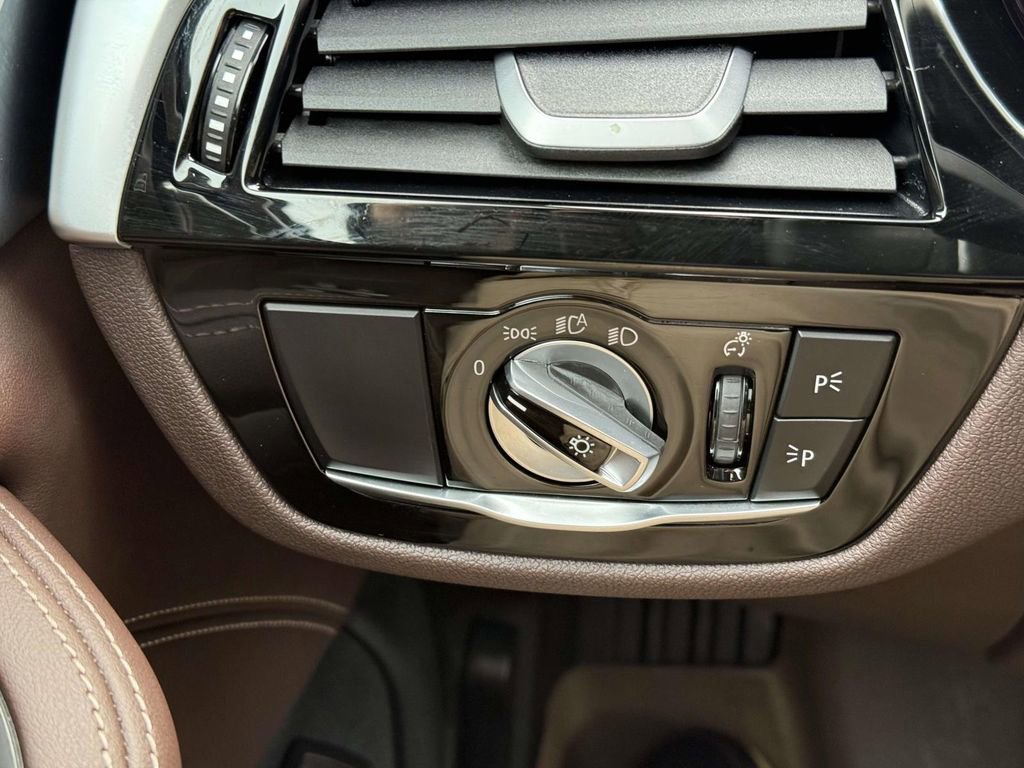 Used 2022 BMW 530i w/ Executive Package image 23