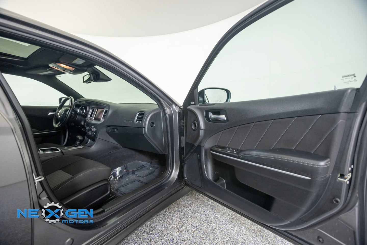 Used 2023 Dodge Charger GT w/ Blacktop Special Edition AWD/4WD image 39