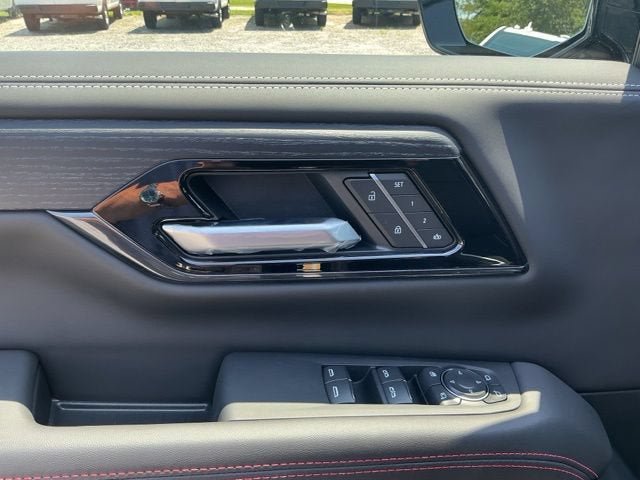 New 2026 GMC Yukon AT4 Ultimate AWD/4WD image 5