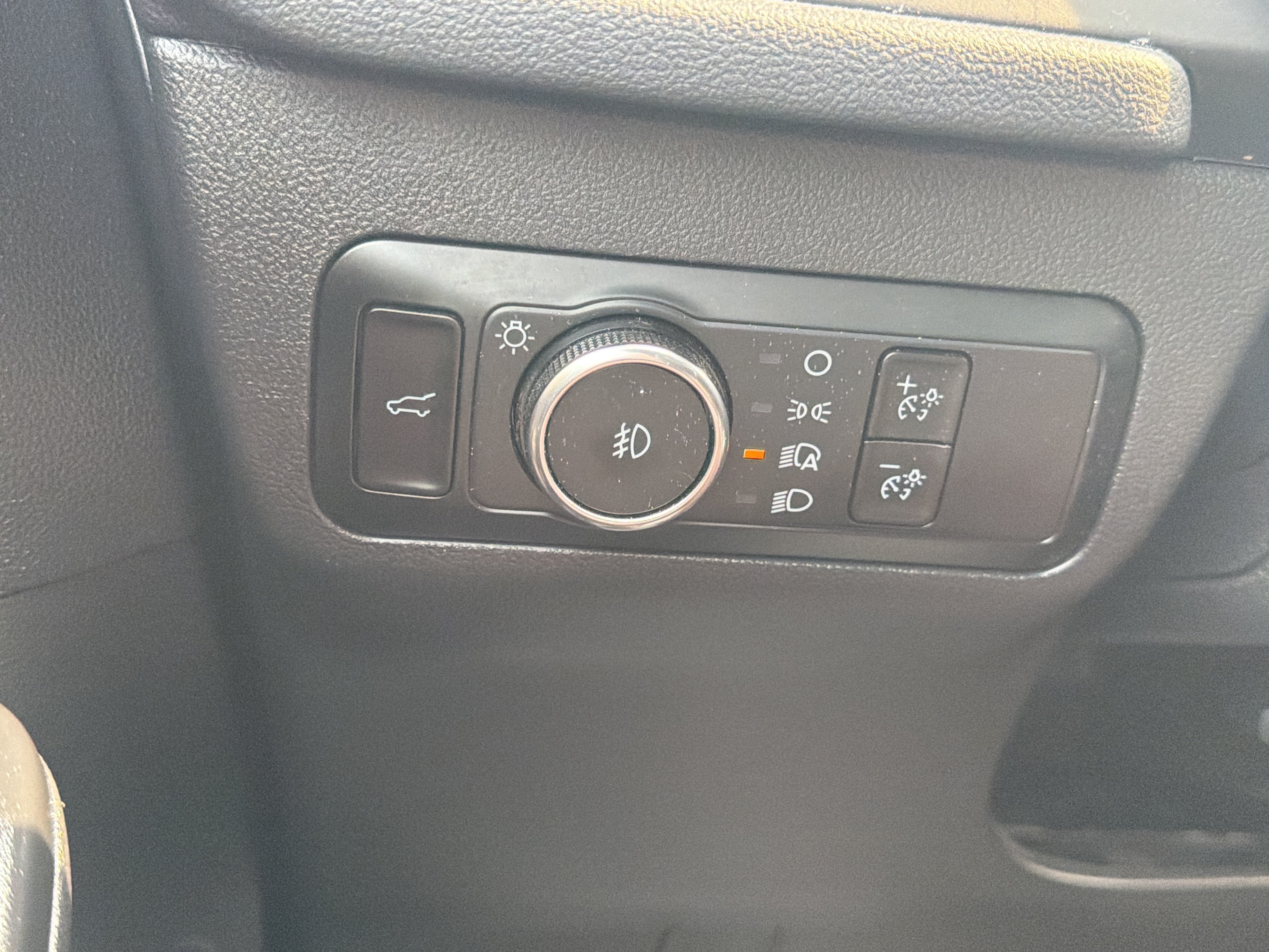 Used 2025 Ford Escape ST-Line Select AWD/4WD image 9