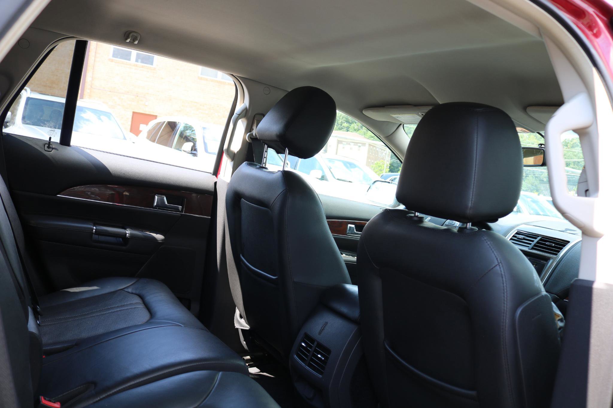 Used 2015 Lincoln MKX FWD w/ Walnut Swirl Wood Package image 40