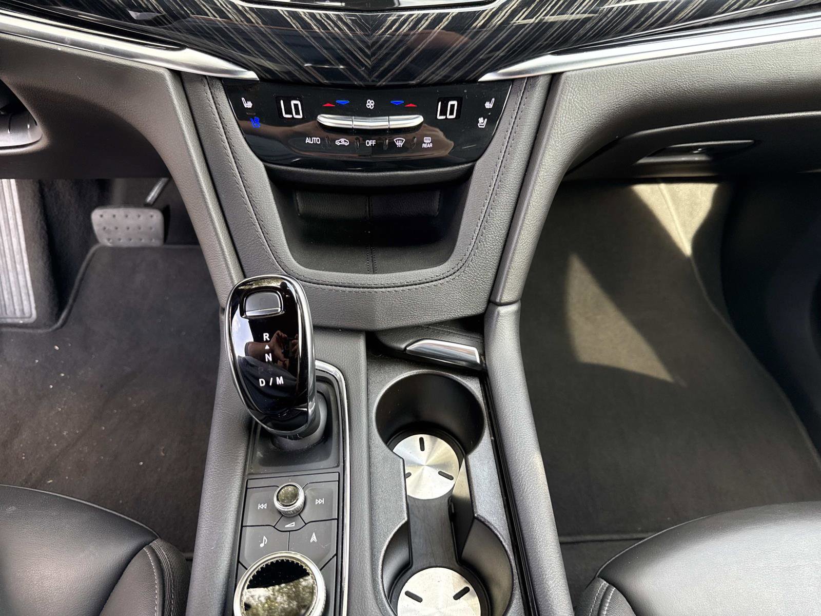 Used 2025 Cadillac XT6 Premium Luxury image 29