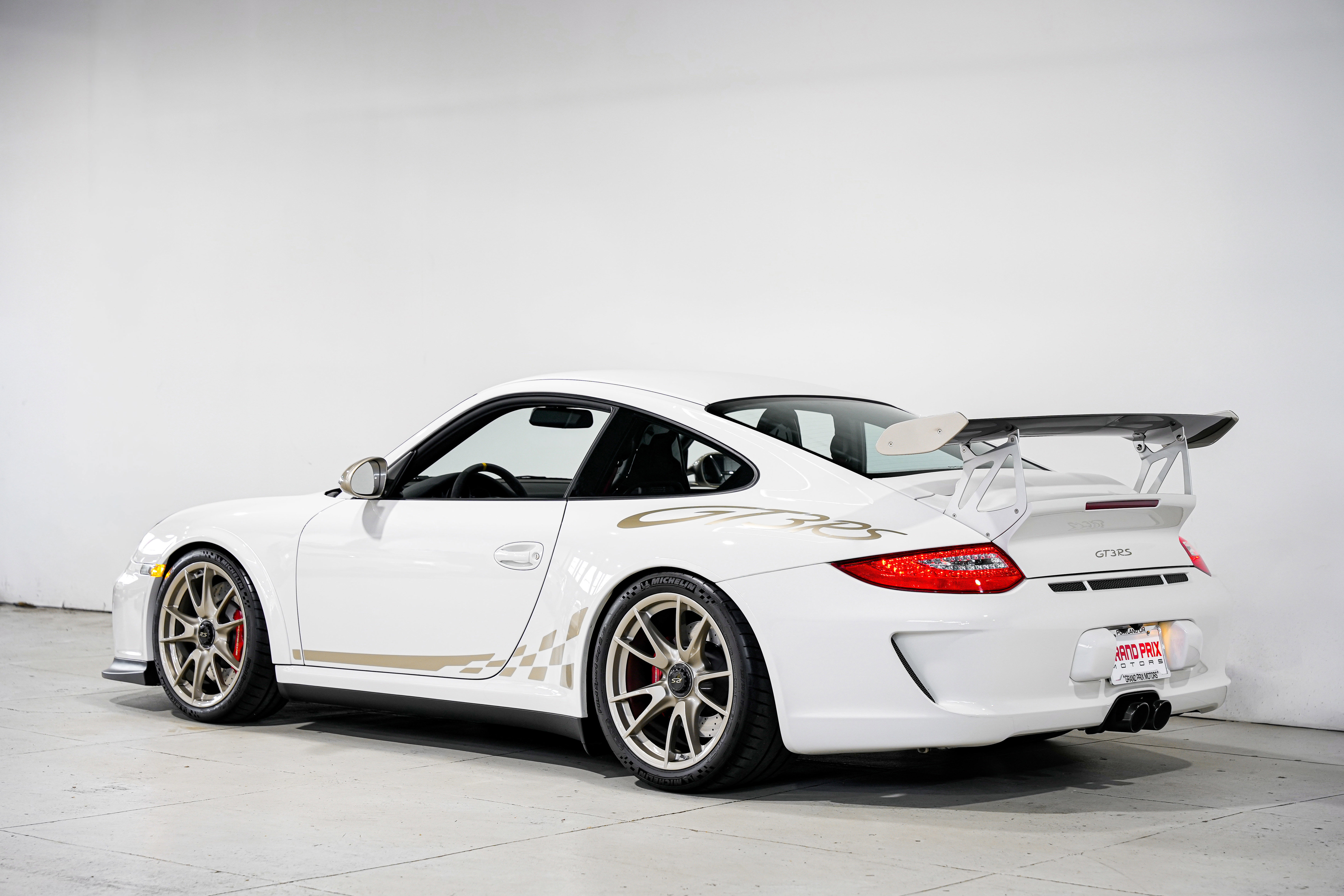 Used 2010 Porsche 911 GT3 RS image 8