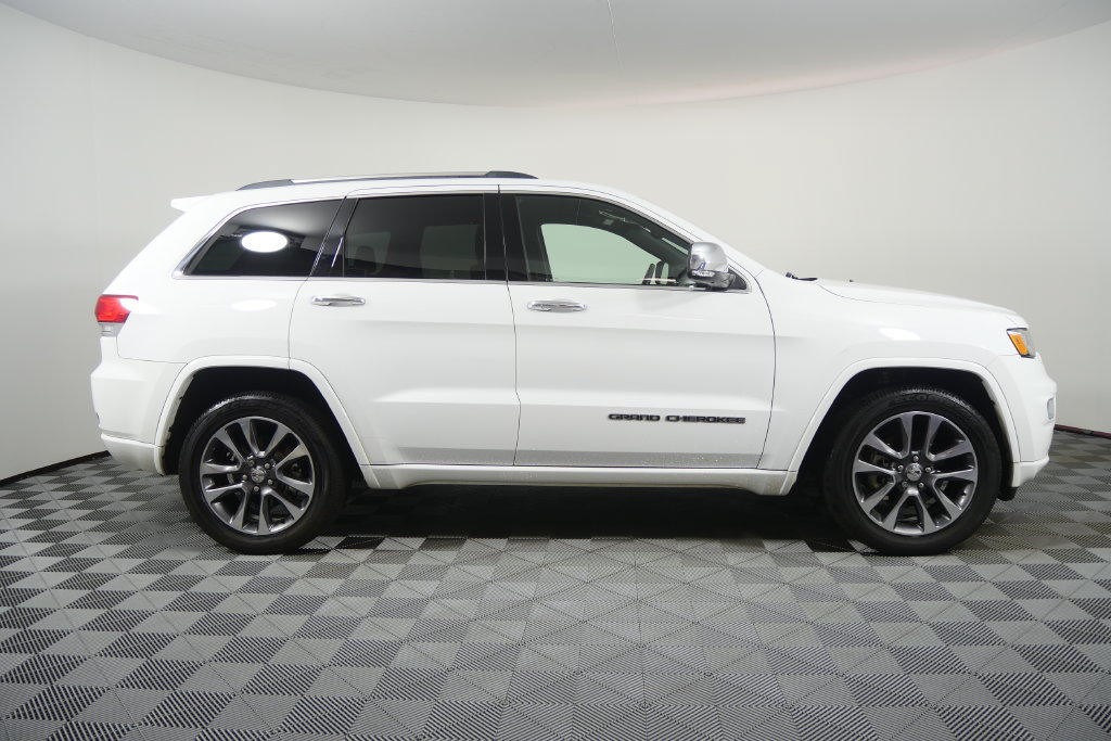 Used 2018 Jeep Grand Cherokee Overland RWD image 3