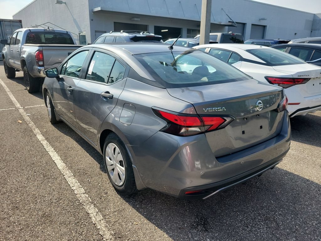 Used 2021 Nissan Versa S FWD image 4