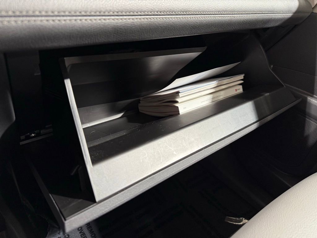 Certified 2024 Toyota Sienna XLE image 32