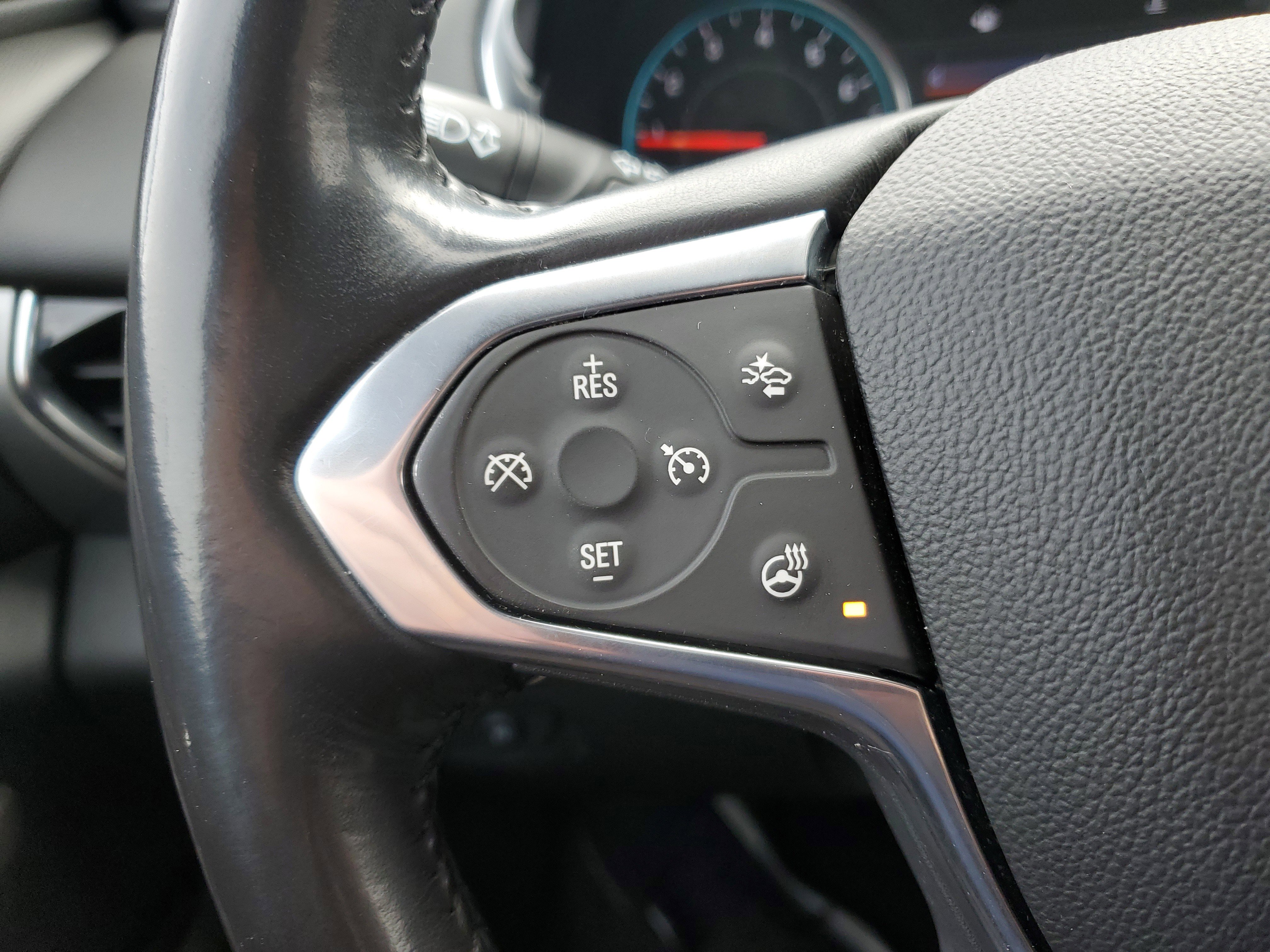 Used 2020 Chevrolet Traverse LT w/ Driver Confidence II Package image 17