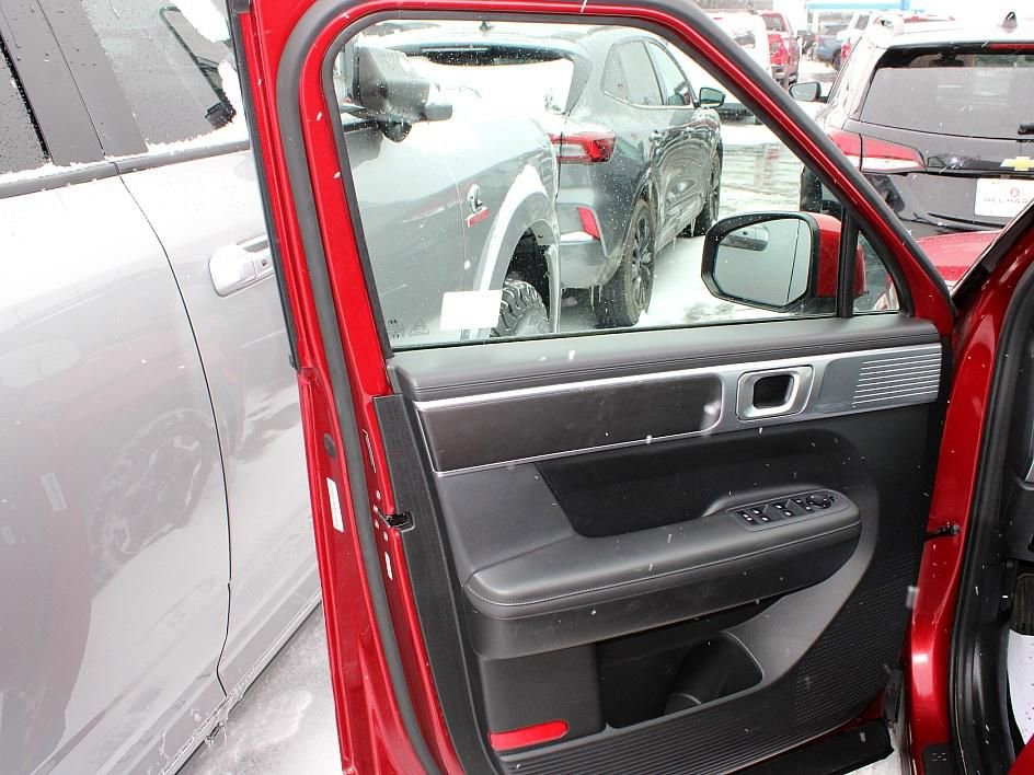 Used 2025 Hyundai Santa Fe SEL FWD image 39