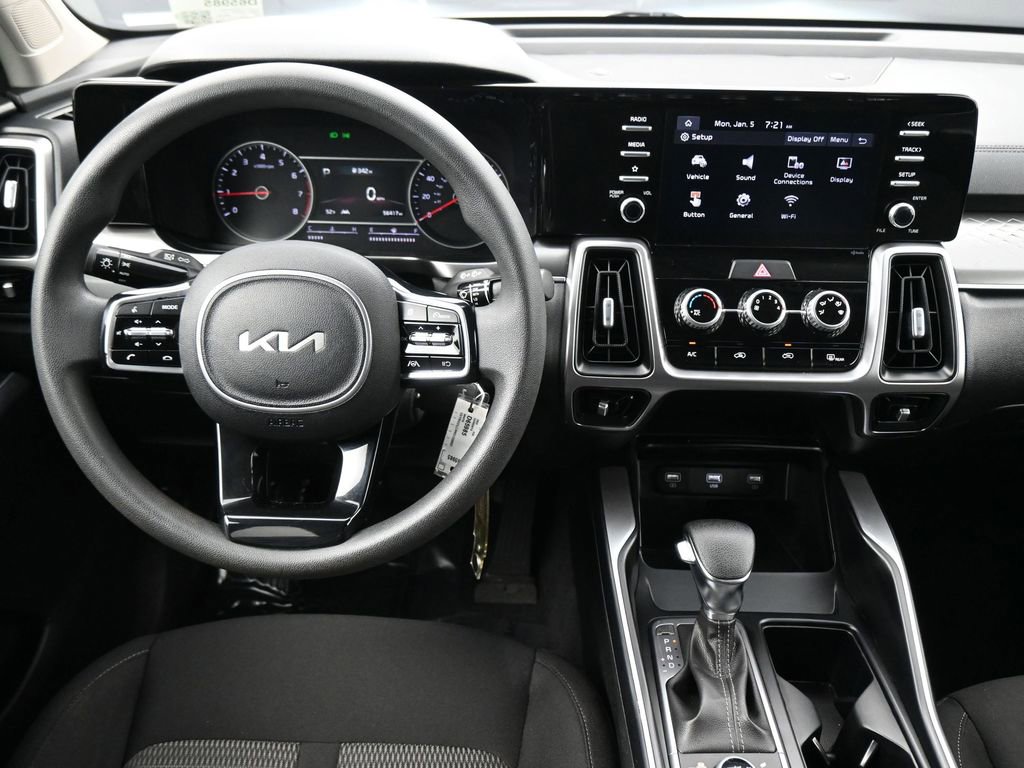 Used 2022 Kia Sorento LX image 6