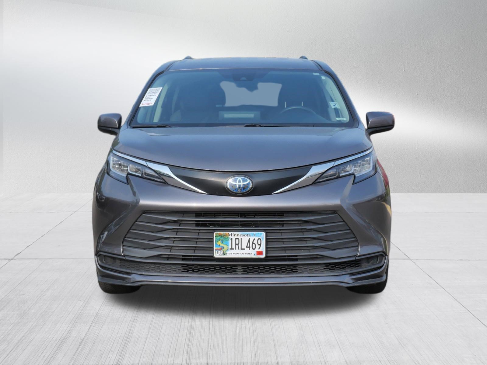 Certified 2021 Toyota Sienna LE AWD/4WD image 2