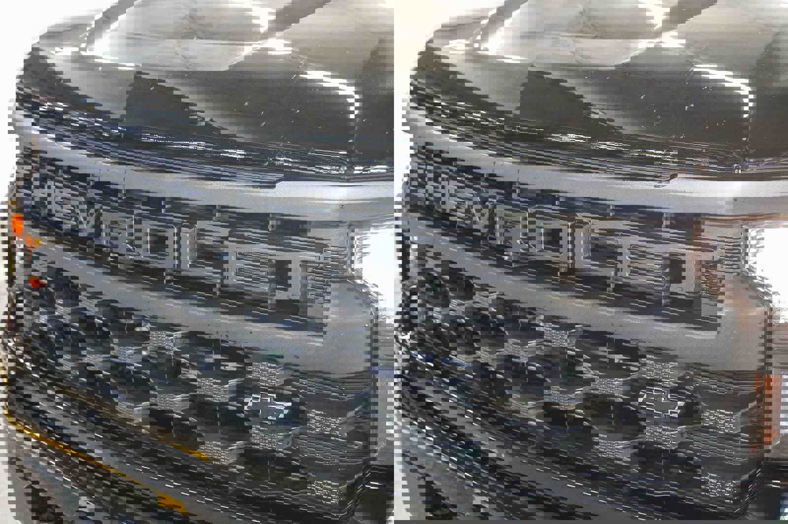 Used 2026 Chevrolet Silverado 1500 Custom w/ Turbomax Blackout Package image 5