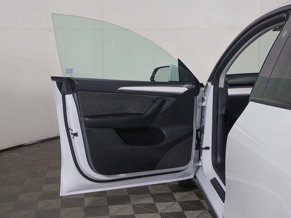 Used 2023 Tesla Model Y Performance AWD/4WD image 21