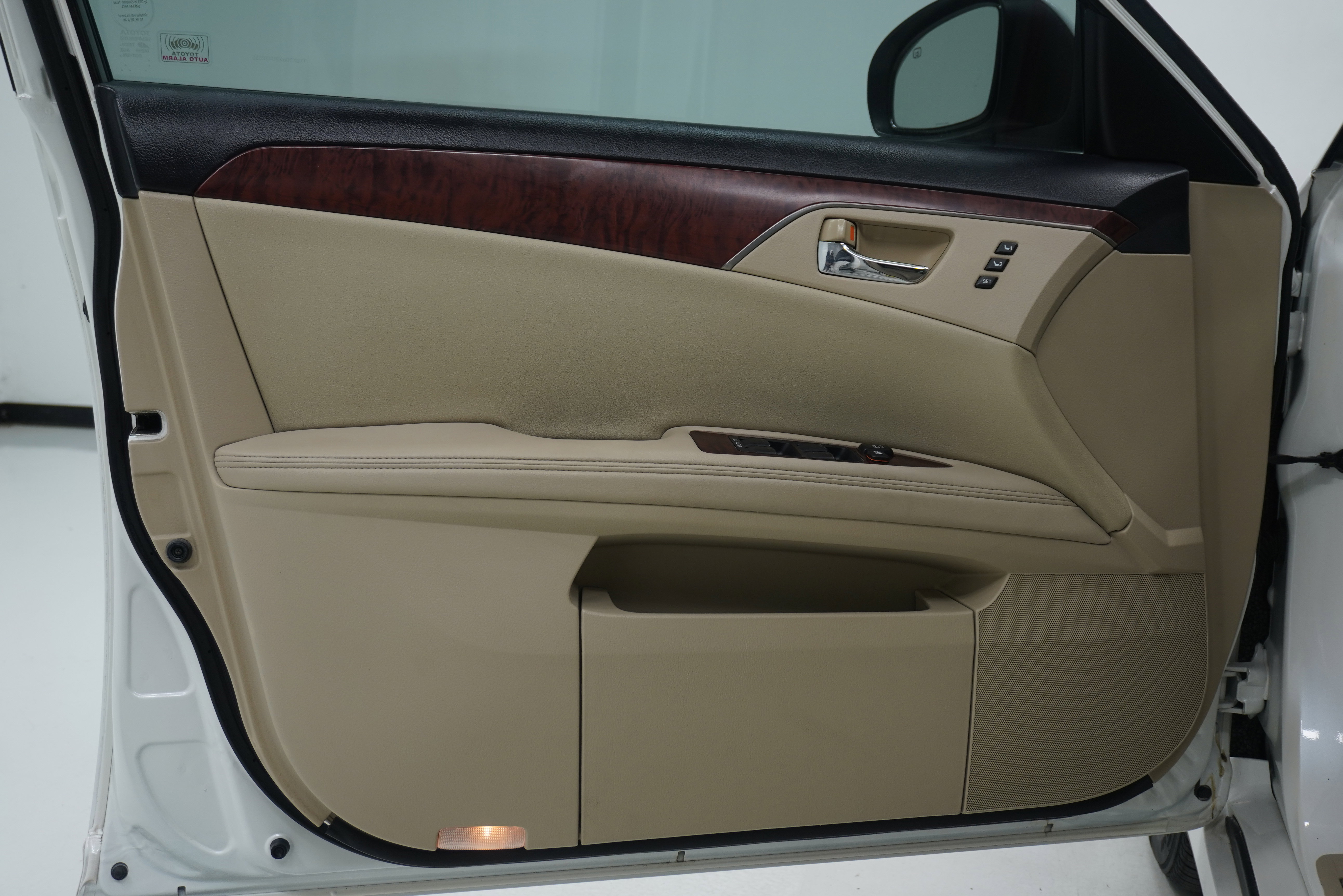 Used 2011 Toyota Avalon Limited FWD image 14