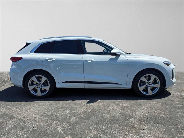Used 2025 Audi Q5 Prestige AWD/4WD image 2