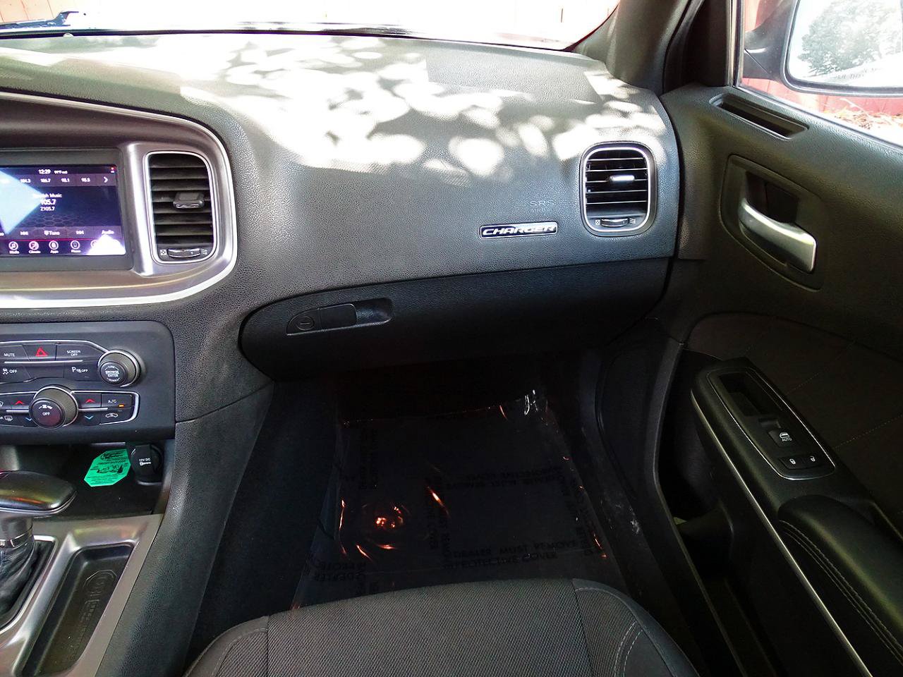 Used 2019 Dodge Charger SXT RWD image 41