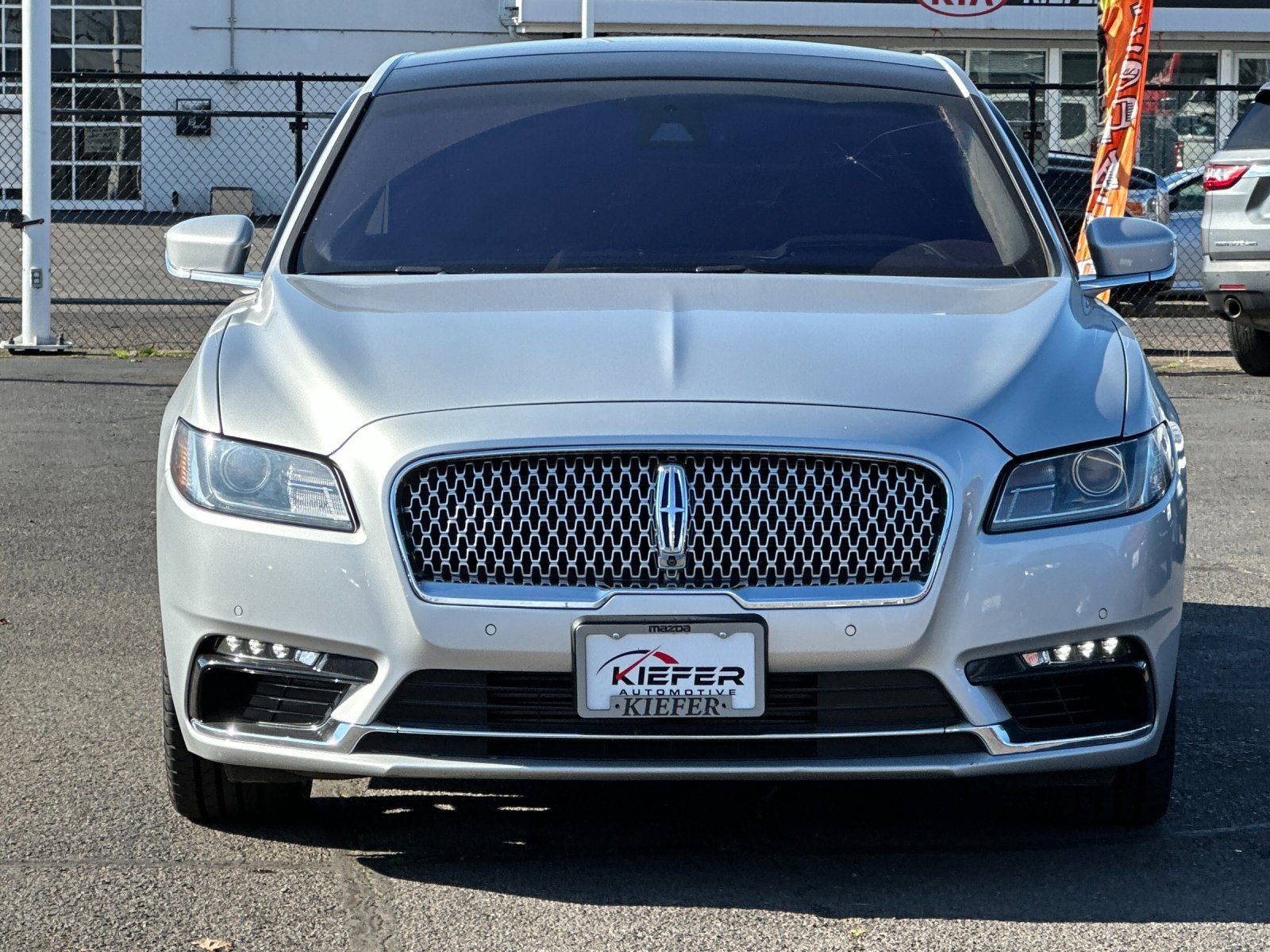 Used 2017 Lincoln Continental Reserve w/ Technology Package image 9