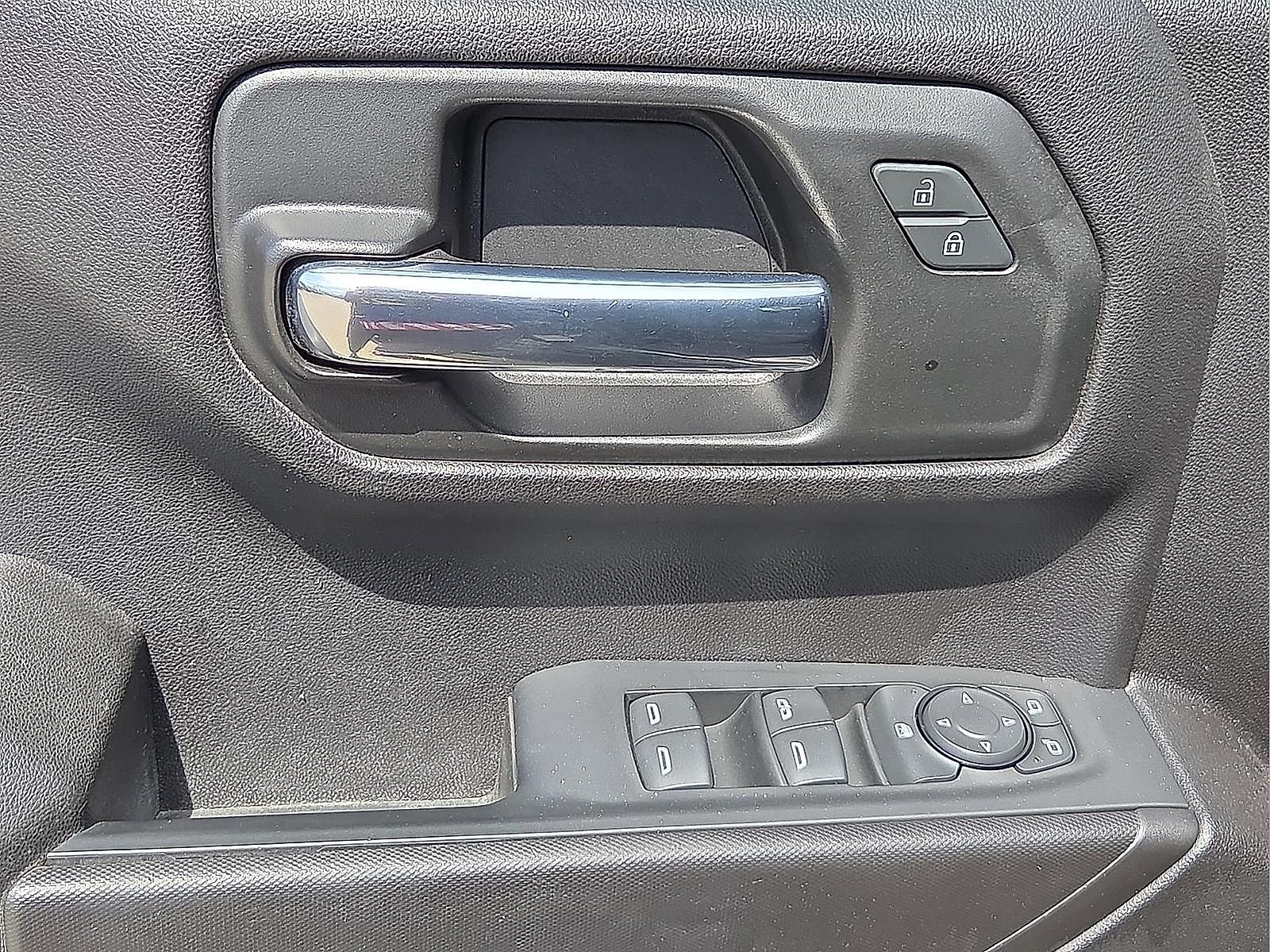 Used 2023 Chevrolet Silverado 1500 Custom image 13