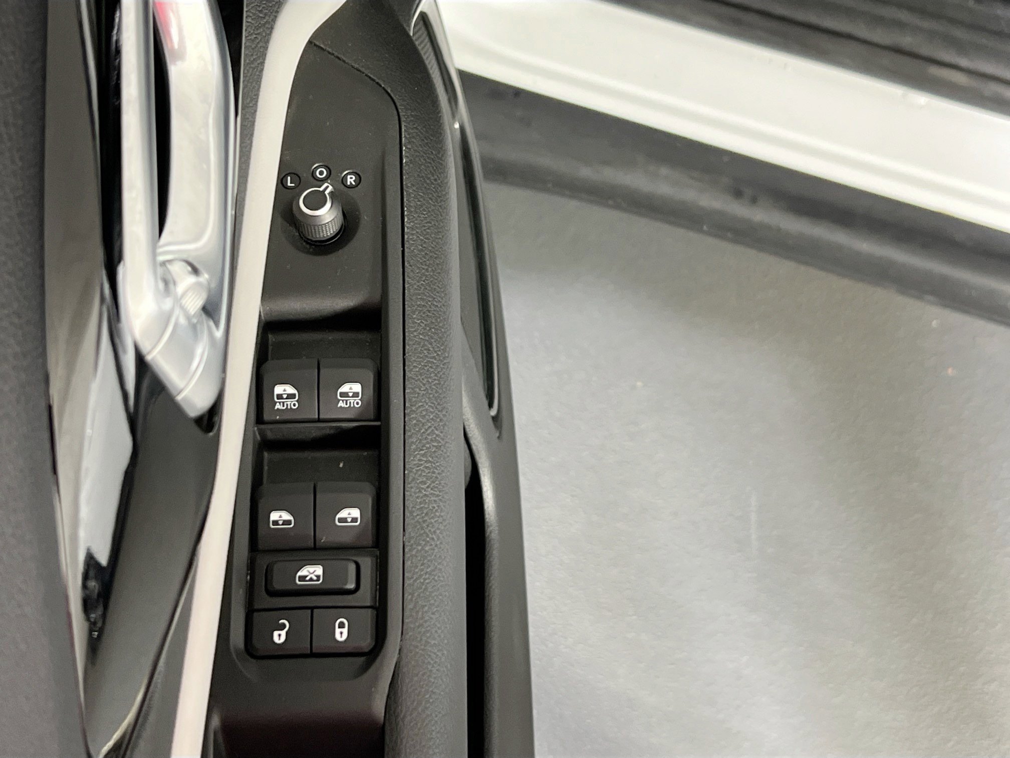 Used 2022 Jeep Compass Limited AWD/4WD image 17