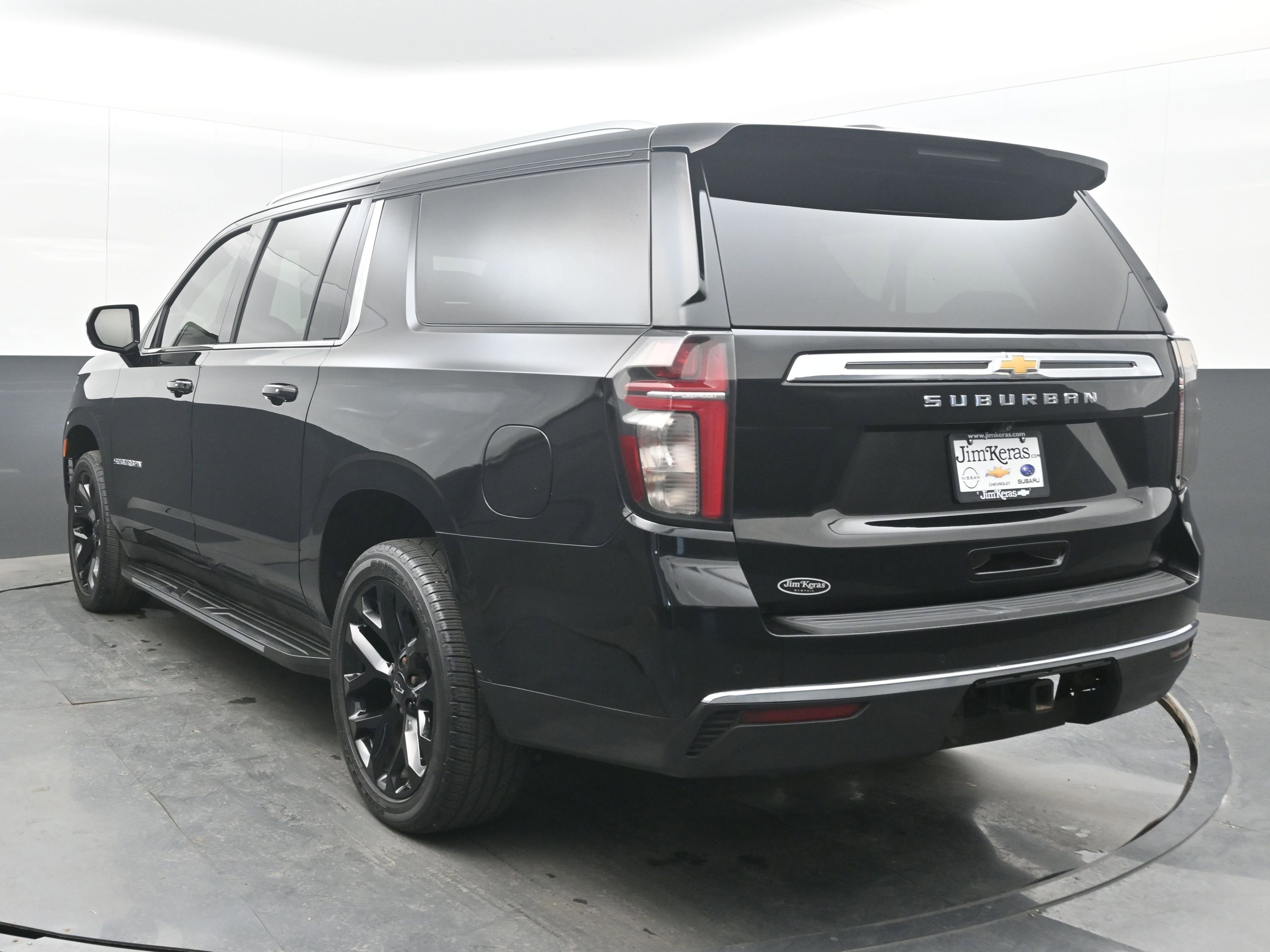 Used 2021 Chevrolet Suburban LT image 8