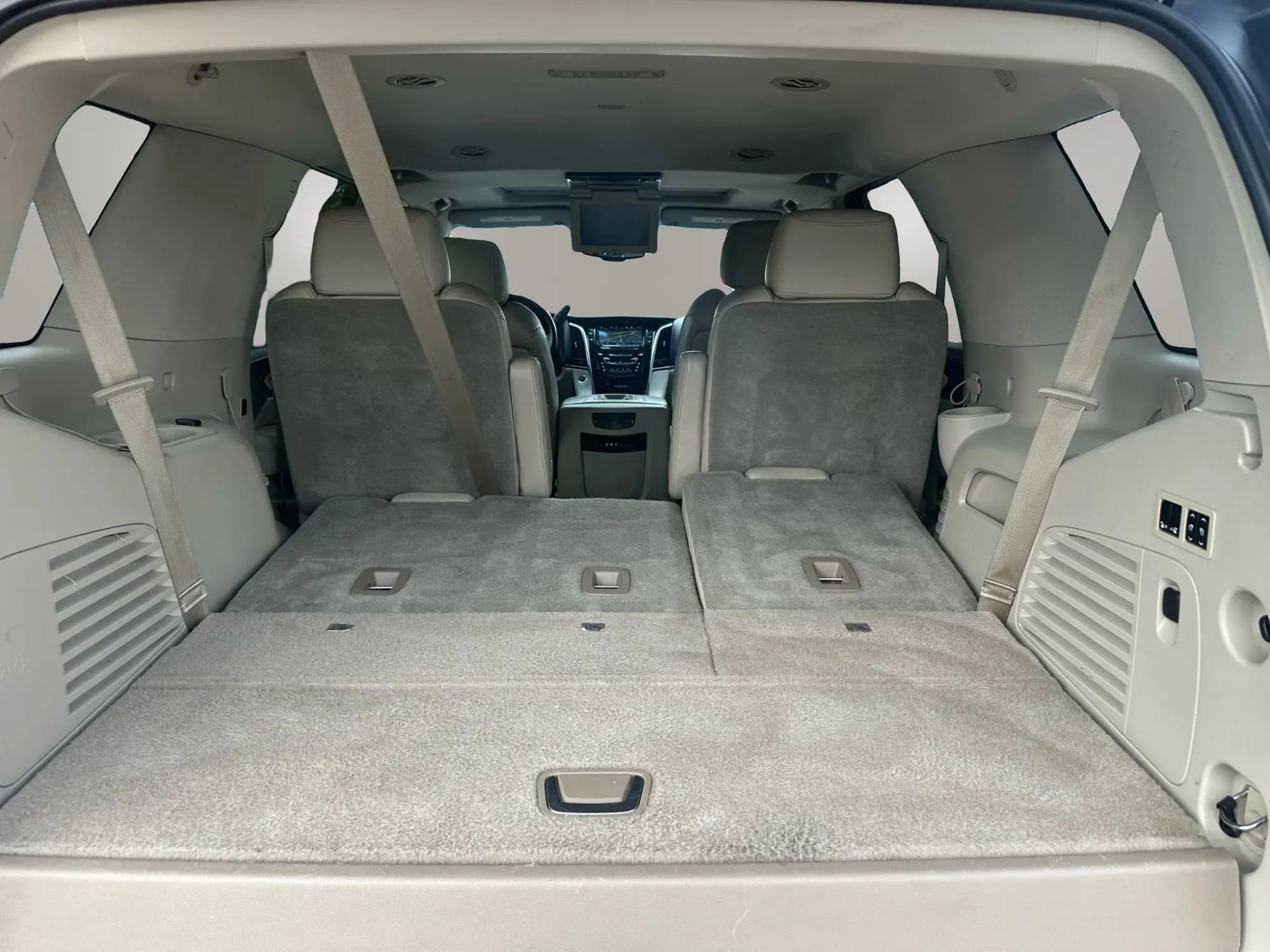 Used 2015 Cadillac Escalade Luxury image 22