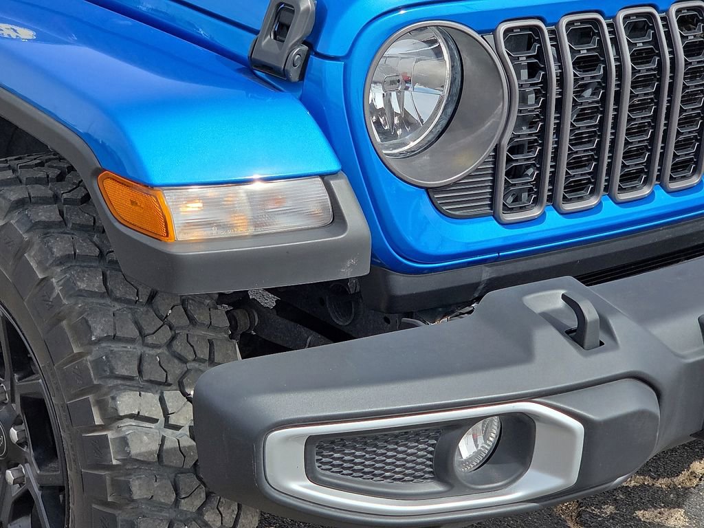 Used 2024 Jeep Gladiator Sport image 10