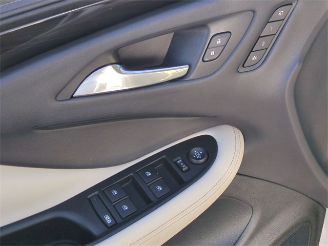 Used 2019 Buick Envision Essence image 13