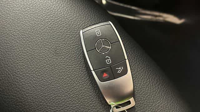 Used 2022 Mercedes-Benz GLB 250 4MATIC image 36